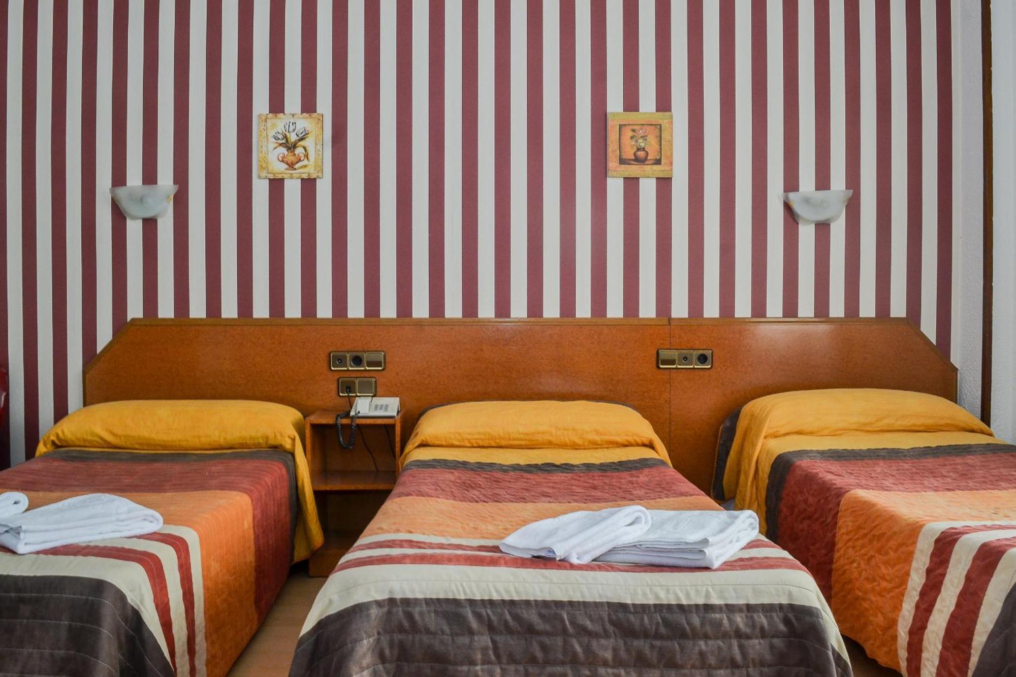Hostal Cataluna Zaragoza Oda fotoğraf
