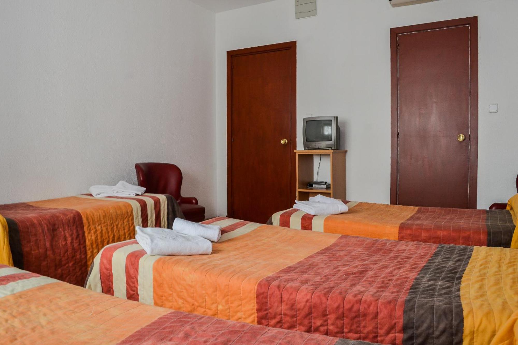 Hostal Cataluna Zaragoza Oda fotoğraf